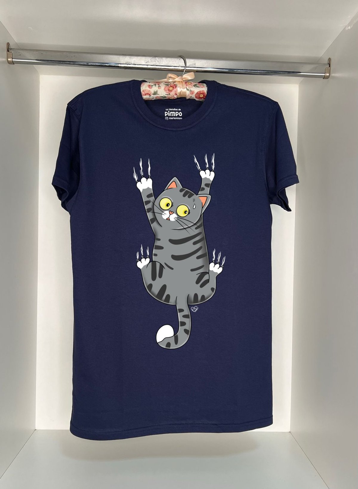 Michi Colgando By: @bbilustra.py - 2