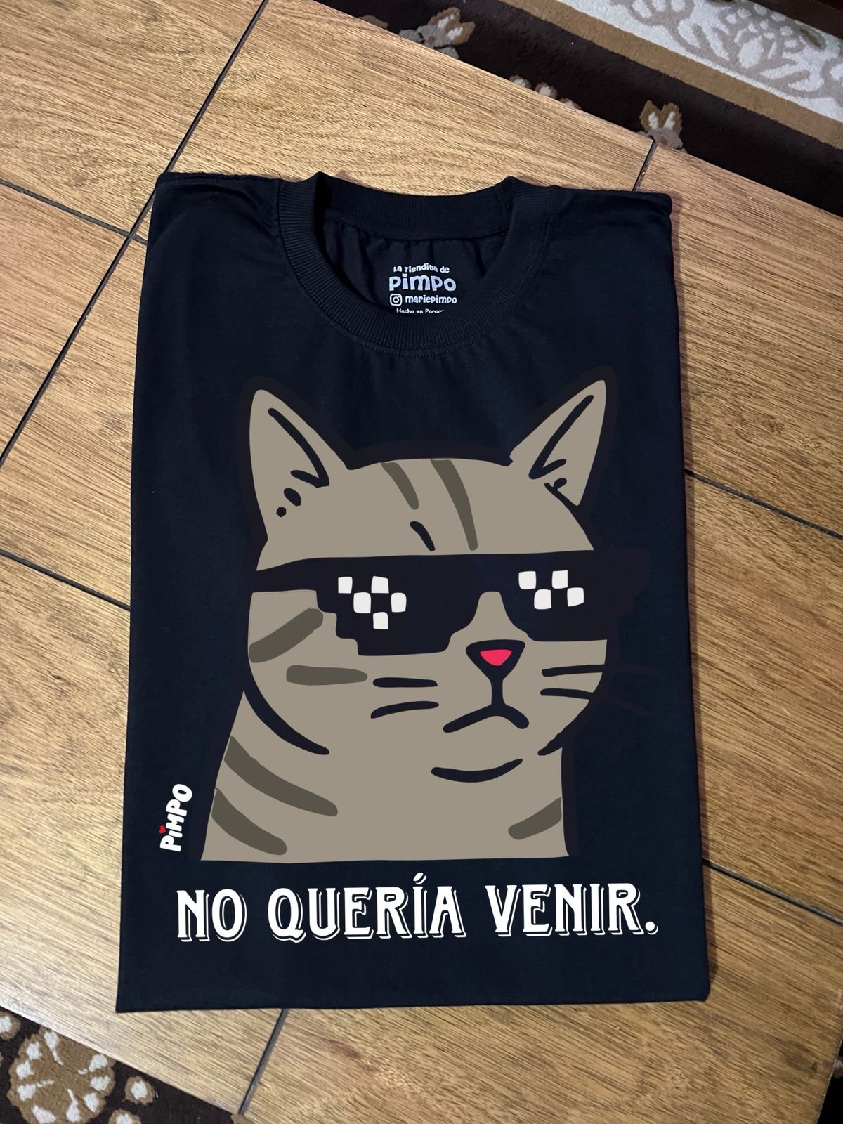 No queria venir gato con lentes  By: @mariepimpo