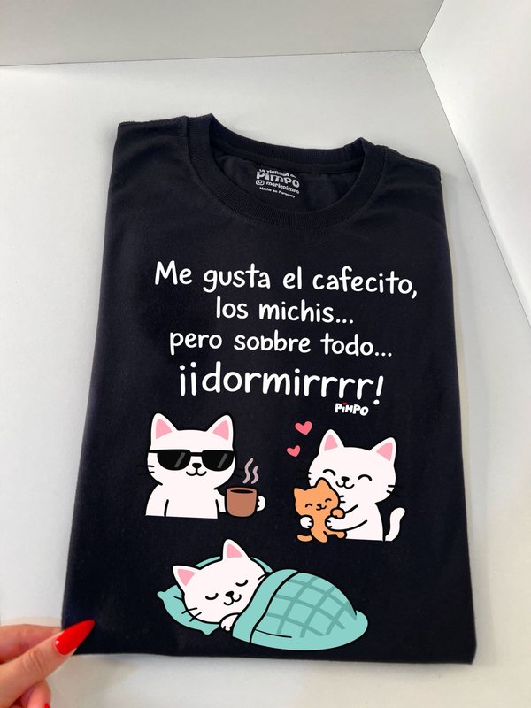 Cafecitos, michis y dormir By: @mariepimpo