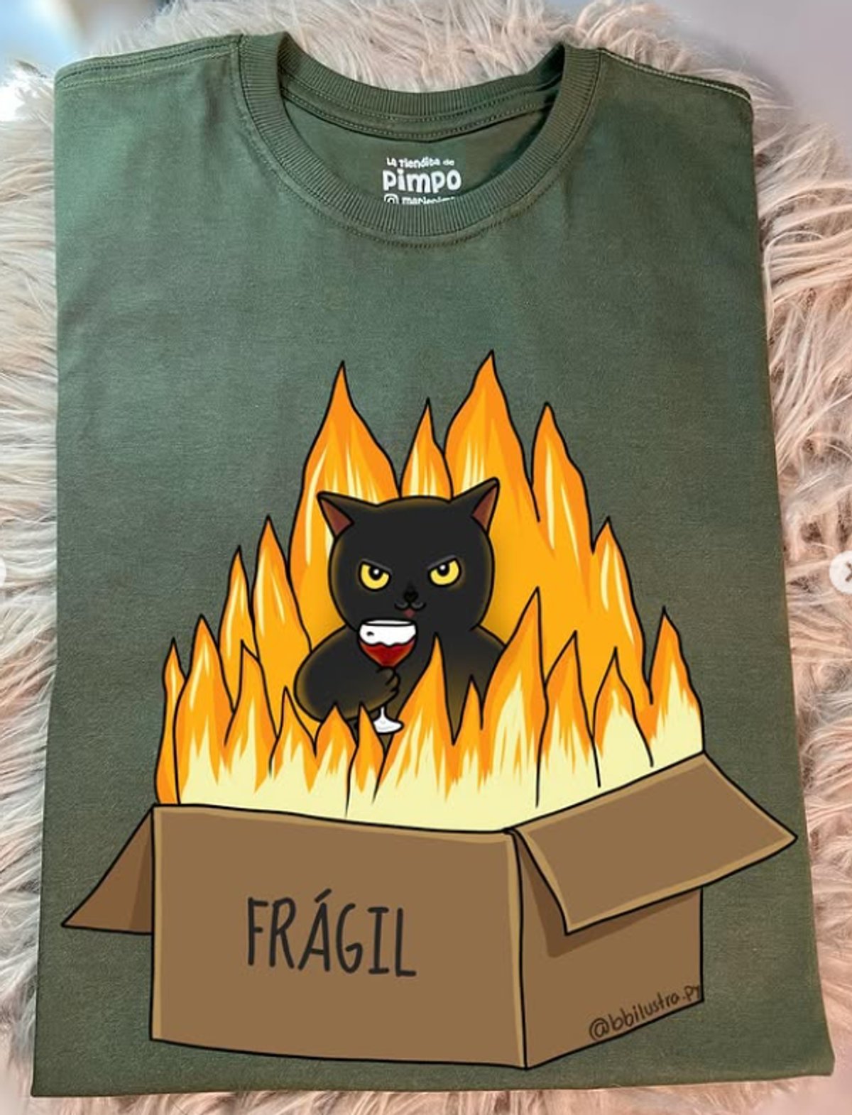 Gato Frágil By: @bbilustra.py 