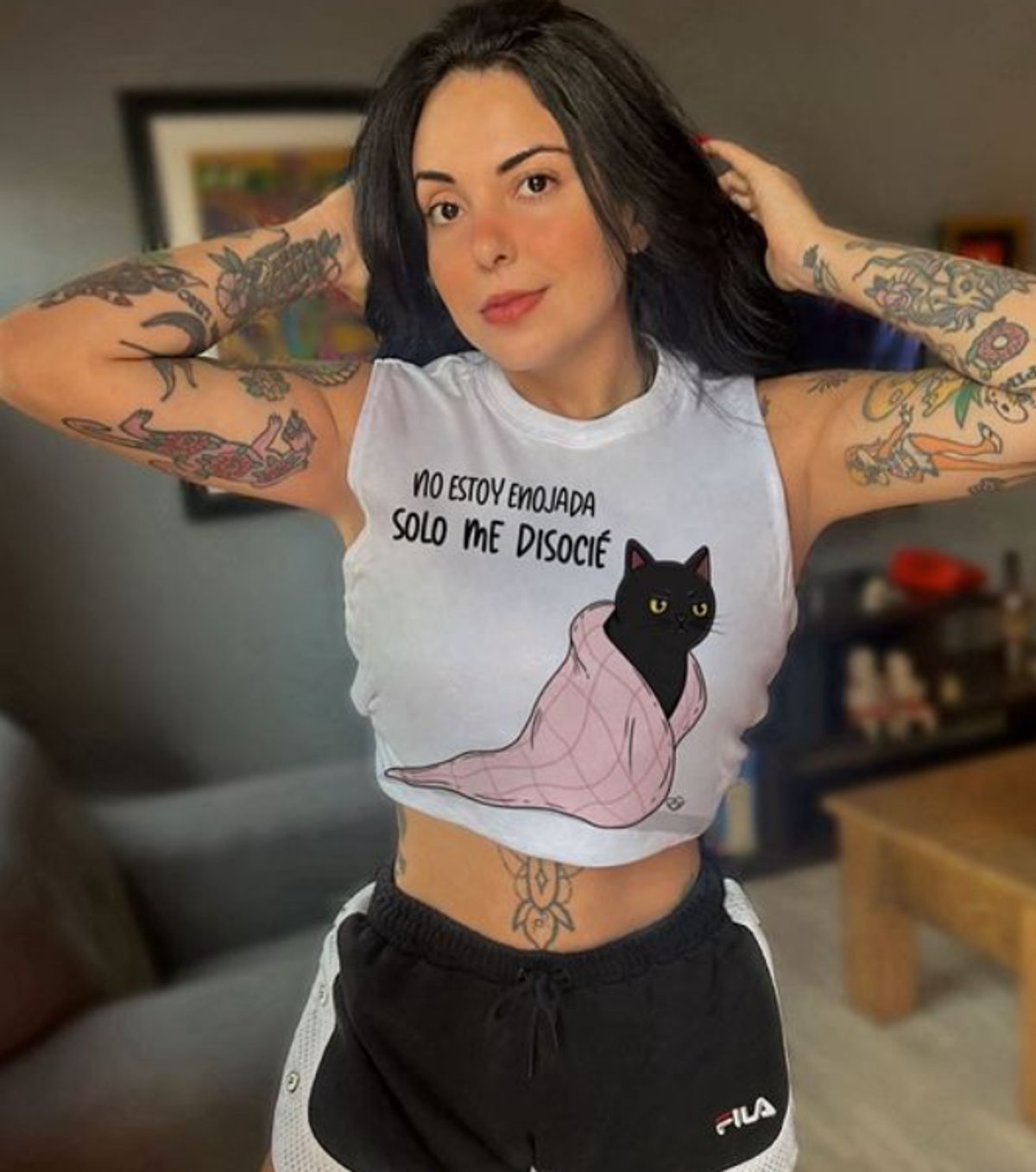 No estoy enojada me disocié By: @bbilustra.py 