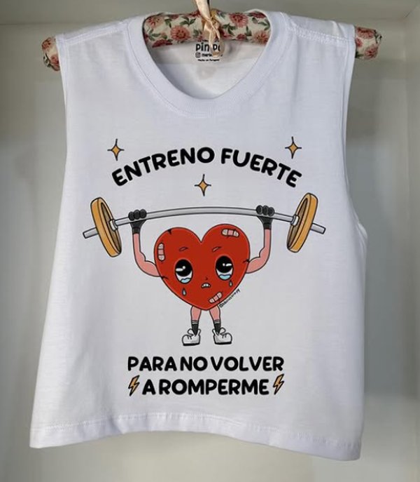 Entreno fuerte para no volver a romperme By: @bbilustra.py