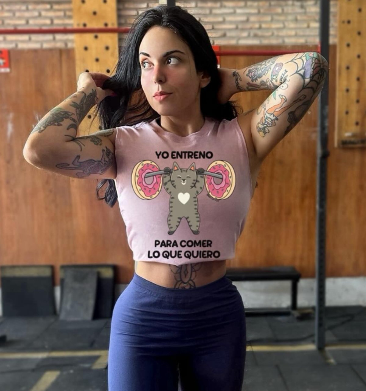 Michi entreno para comer lo que quiero By: @bbilustra.py