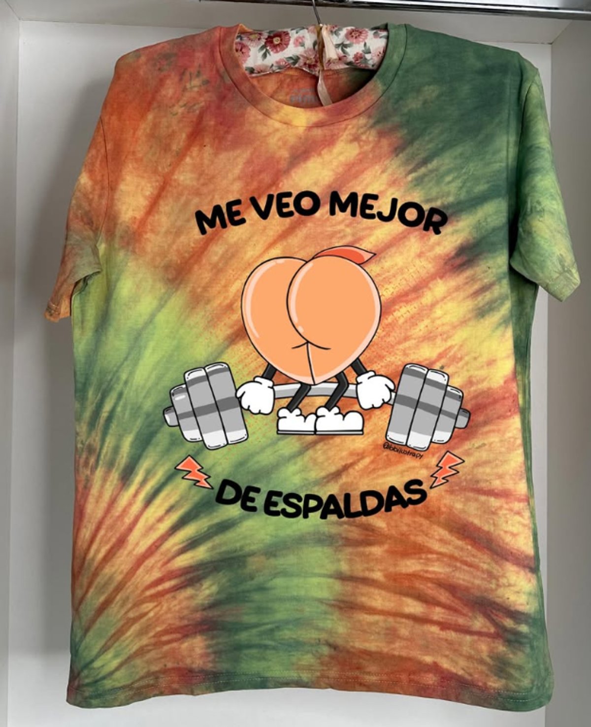 Me veo mejor de espaldas By: @bbilustra.py