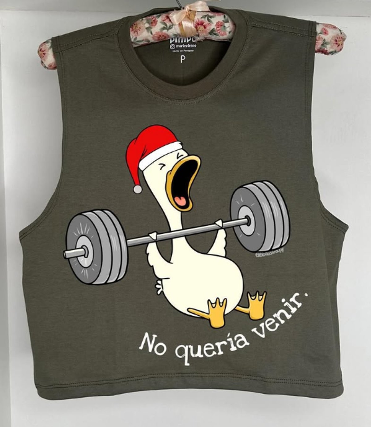 Pato no queria venir navideño By: @bbilustra.py - 2