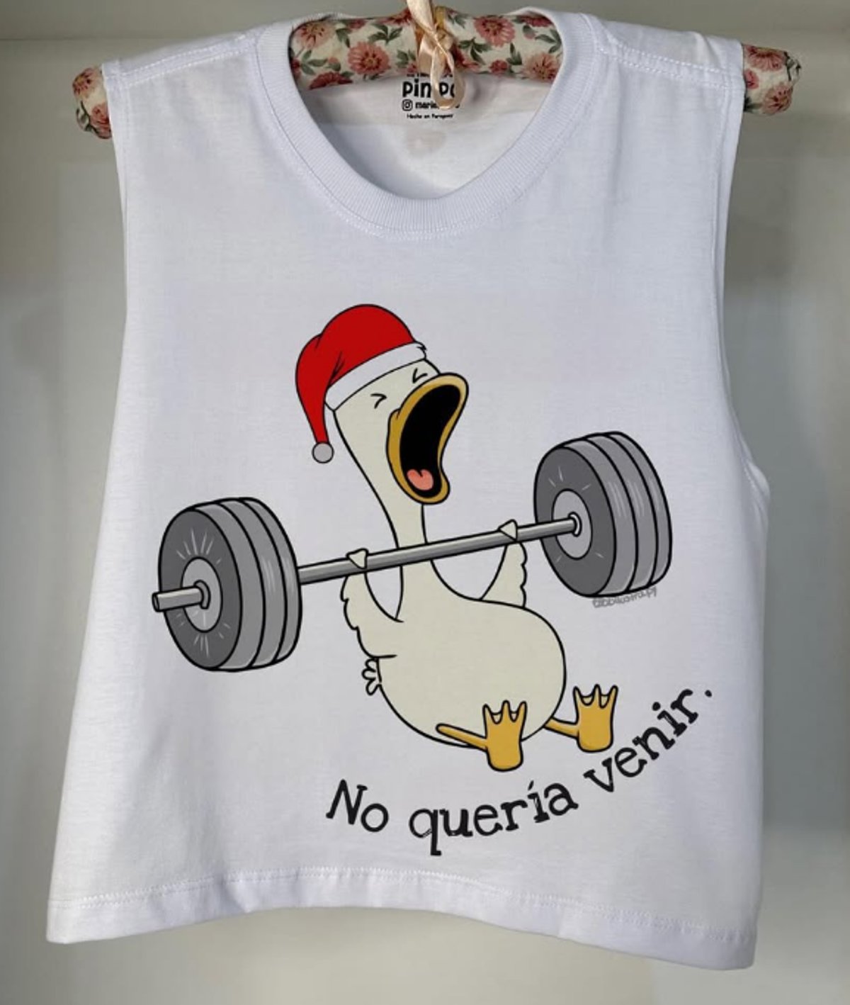 Pato no queria venir navideño By: @bbilustra.py - 4