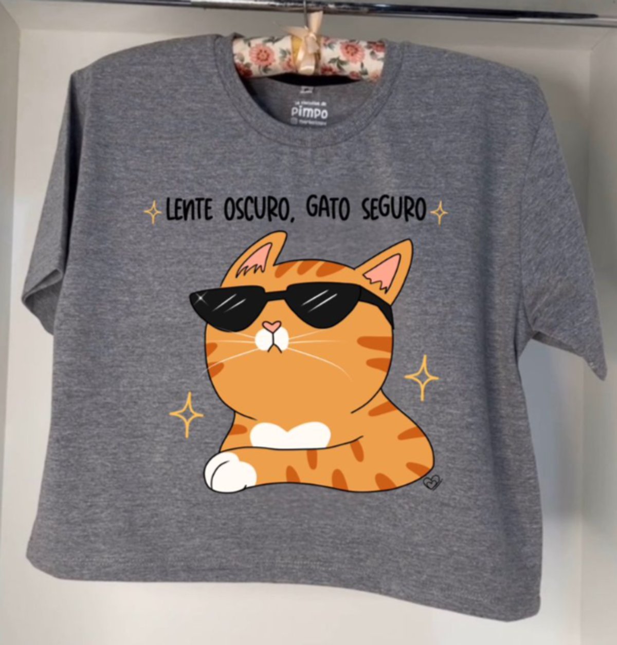 Lente Oscuro, Gato seguro By: @bbilustra.py