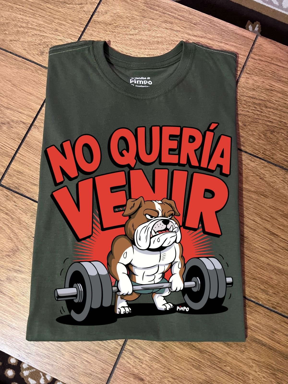 Bulldog No queria venir By: @mariepimpo - 3
