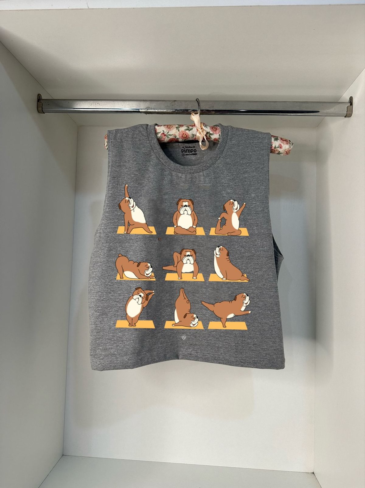 Perro Yoga By: @bbilustra.py