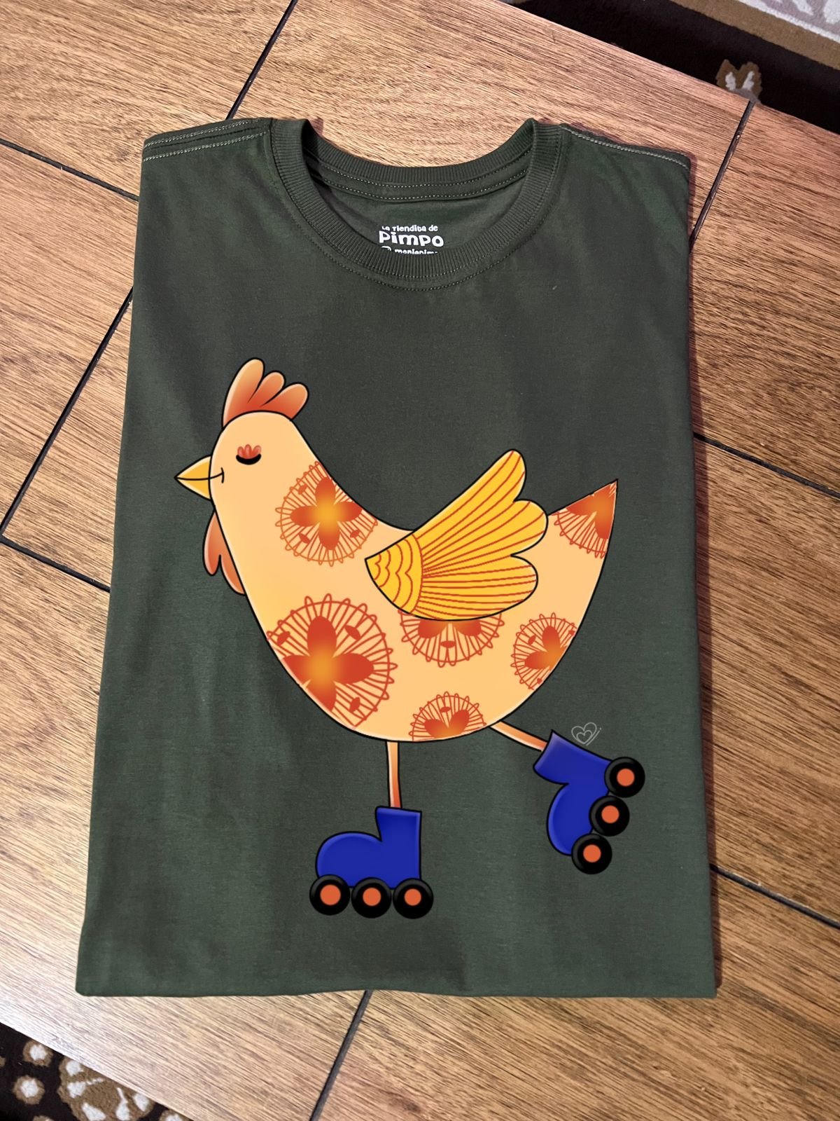 Gallina roller By: @bbilustra.py