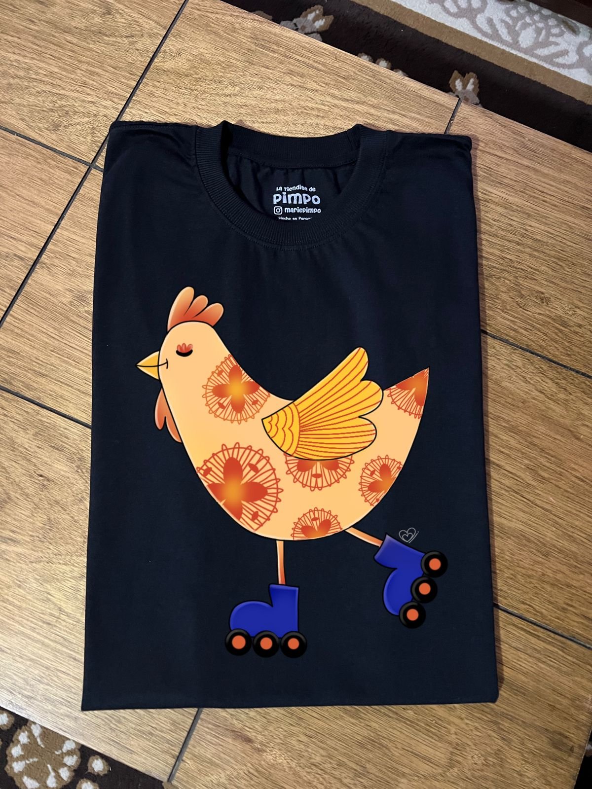 Gallina roller By: @bbilustra.py