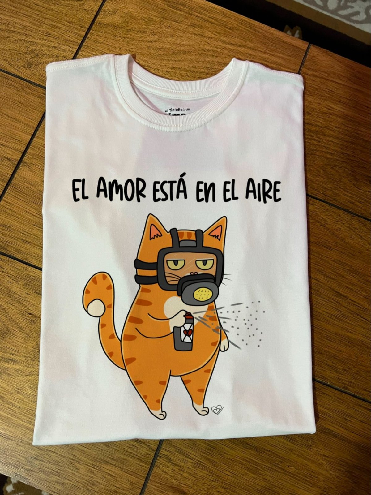 El amor esta en el aire By: @bbilustra.py