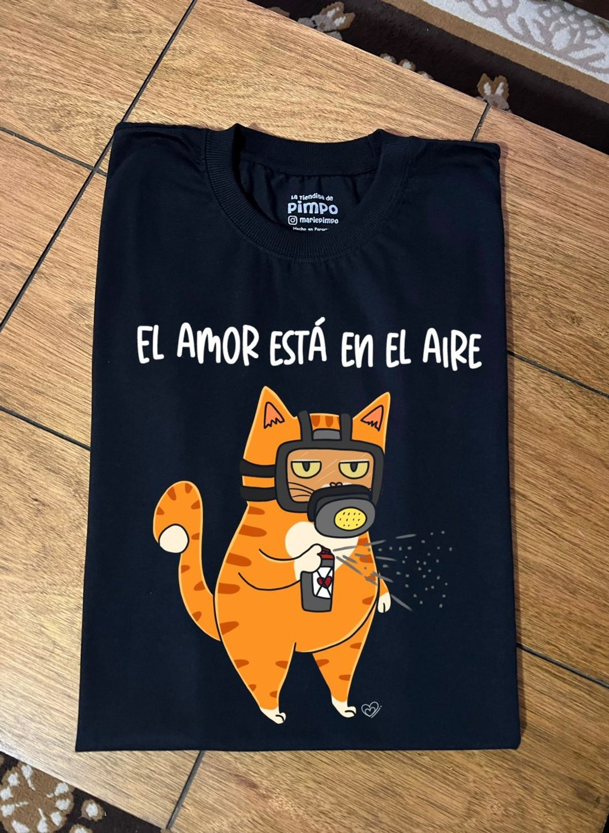 El amor esta en el aire By: @bbilustra.py