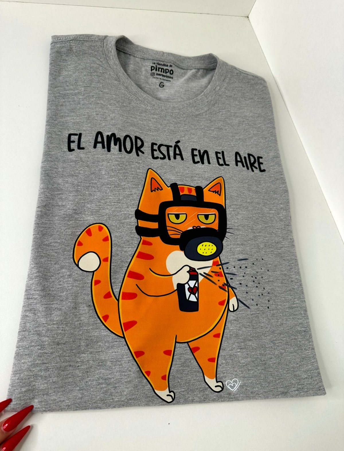 El amor esta en el aire By: @bbilustra.py