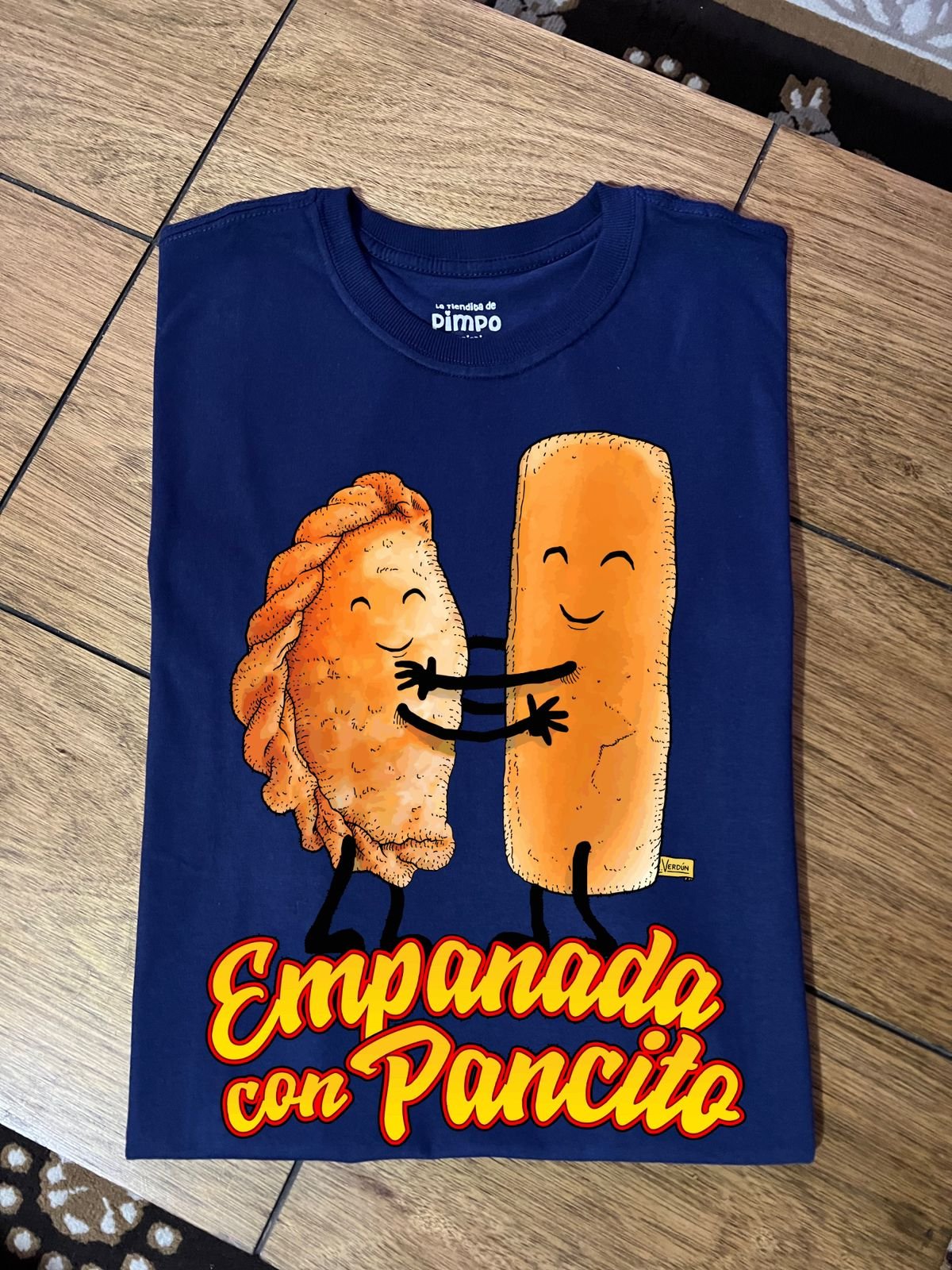 Empanada con pancito By: @guilleinsta