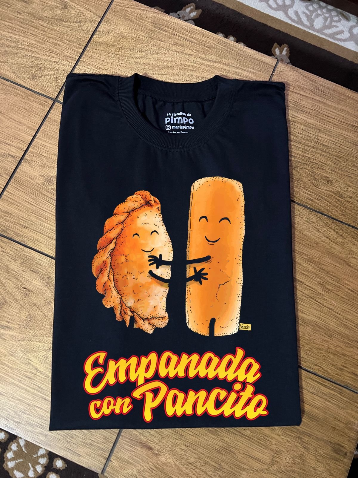 Empanada con pancito By: @guilleinsta