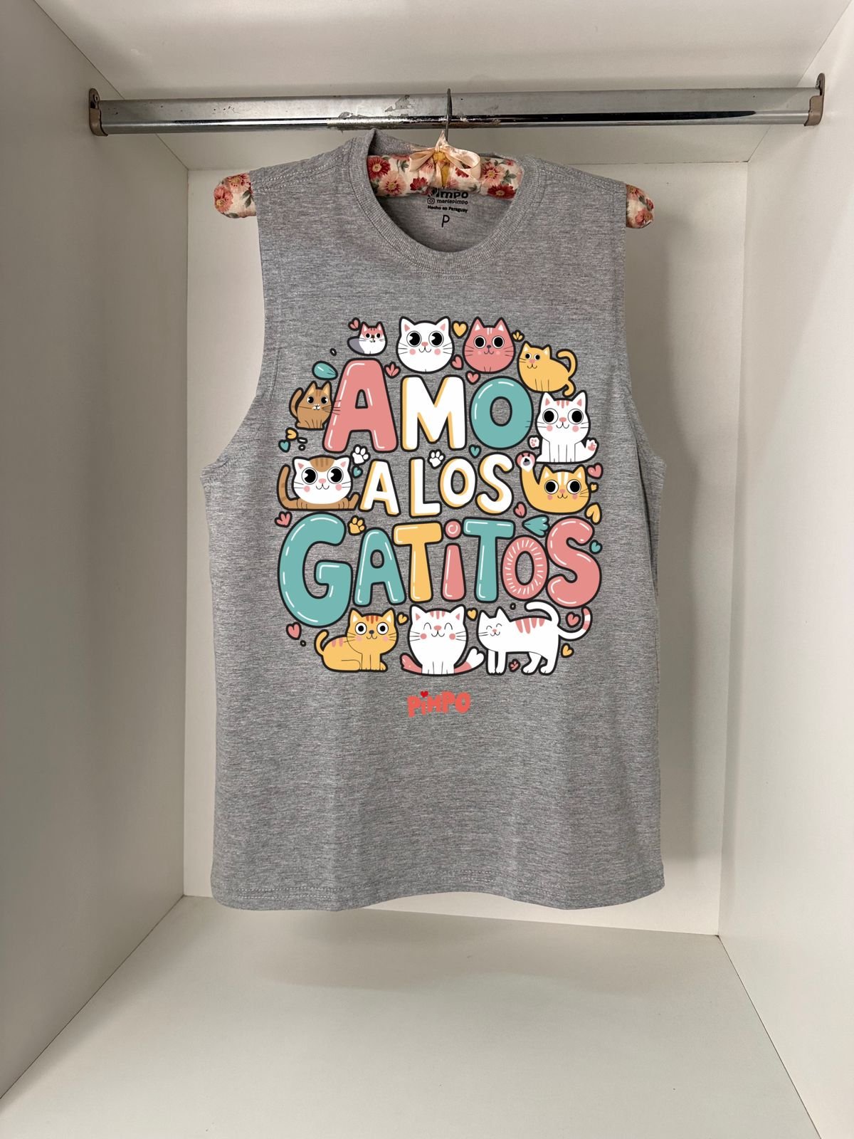 Amo a los gatitos Camisilla By: @mariepimpo 
