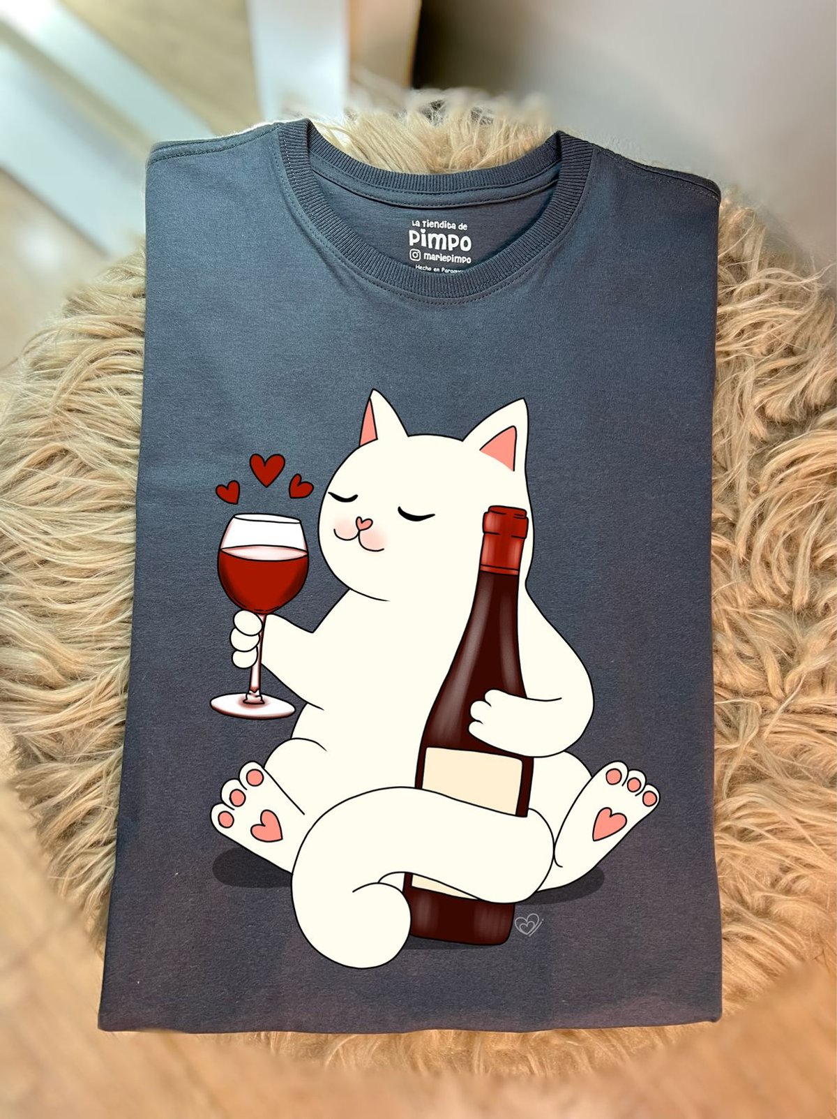 Michi vino By: @bbilustra.py