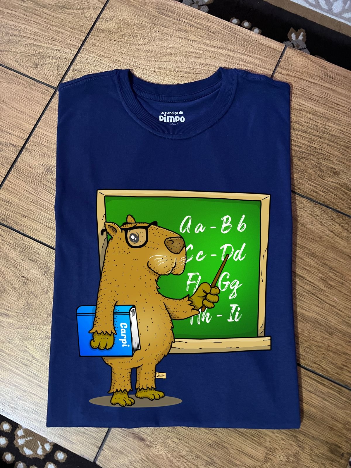 Carpincho profesor By: @guilleinsta