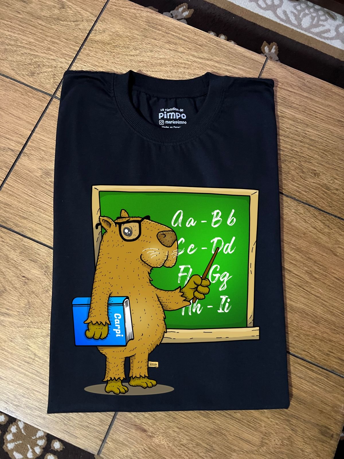 Carpincho profesor By: @guilleinsta