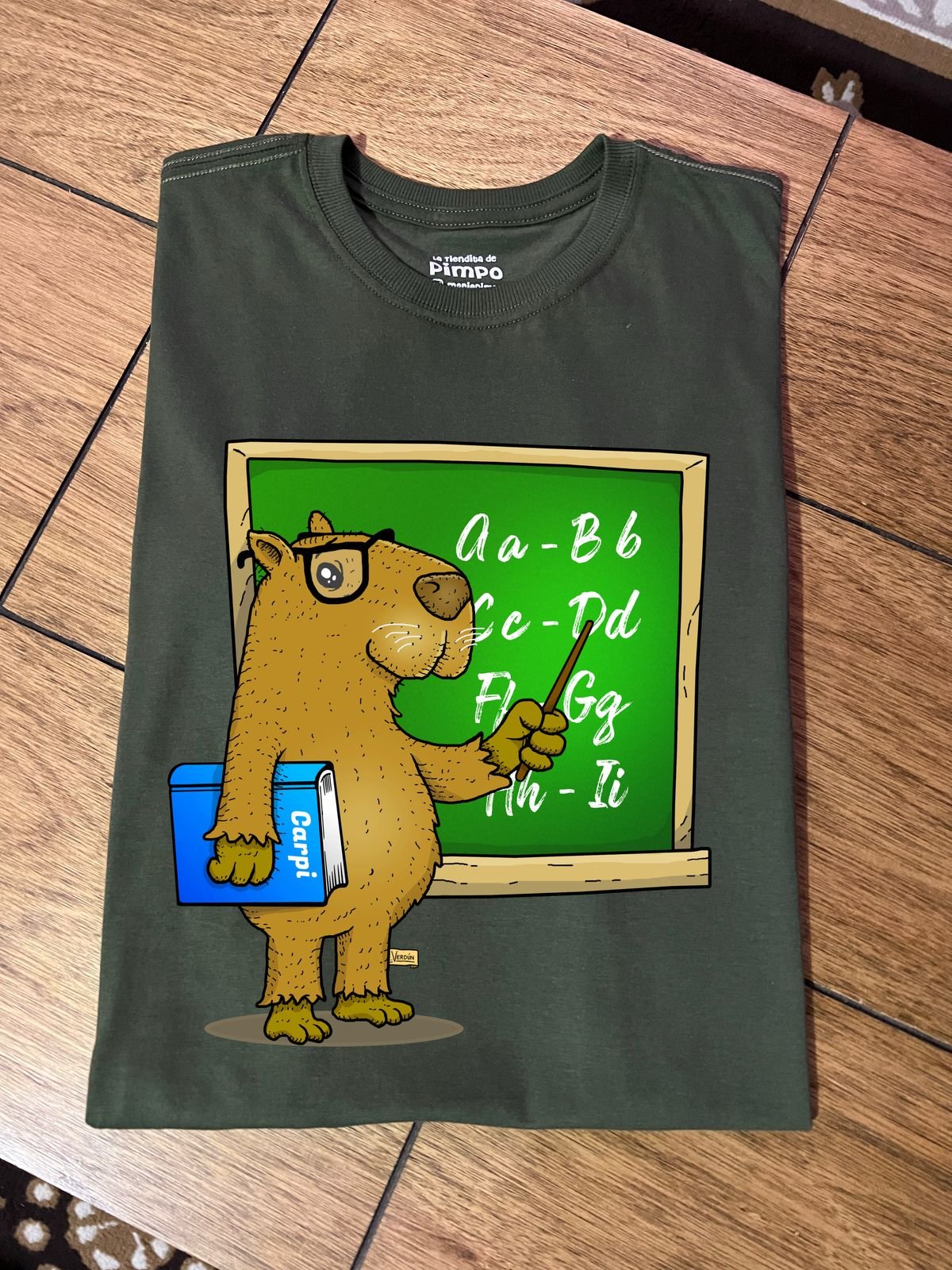 Carpincho profesor By: @guilleinsta