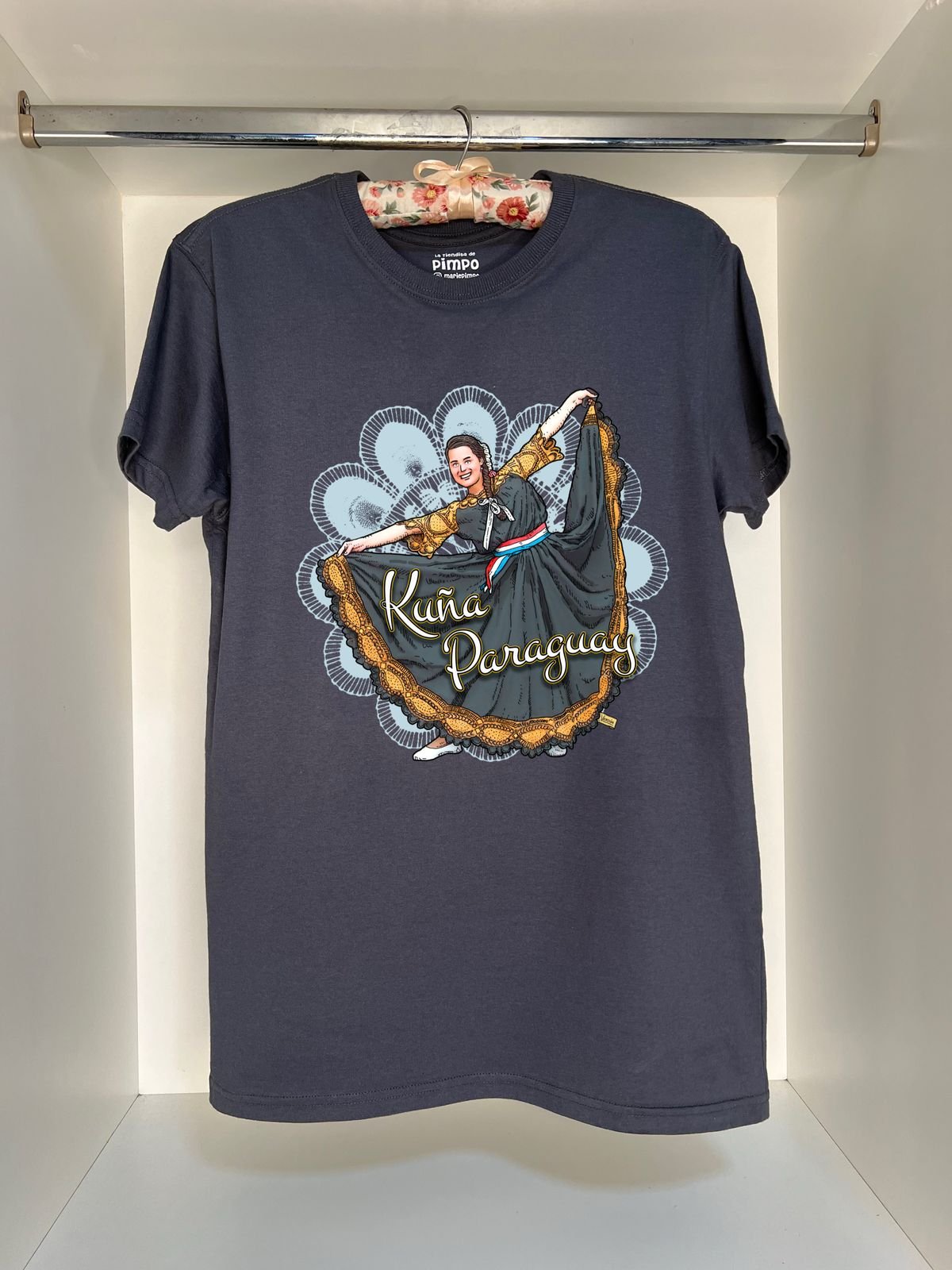 Kuña Paraguay By: @guilleinsta