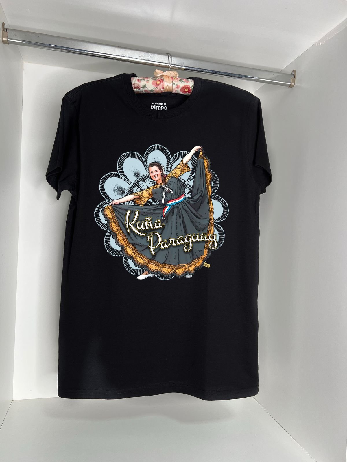 Kuña Paraguay By: @guilleinsta