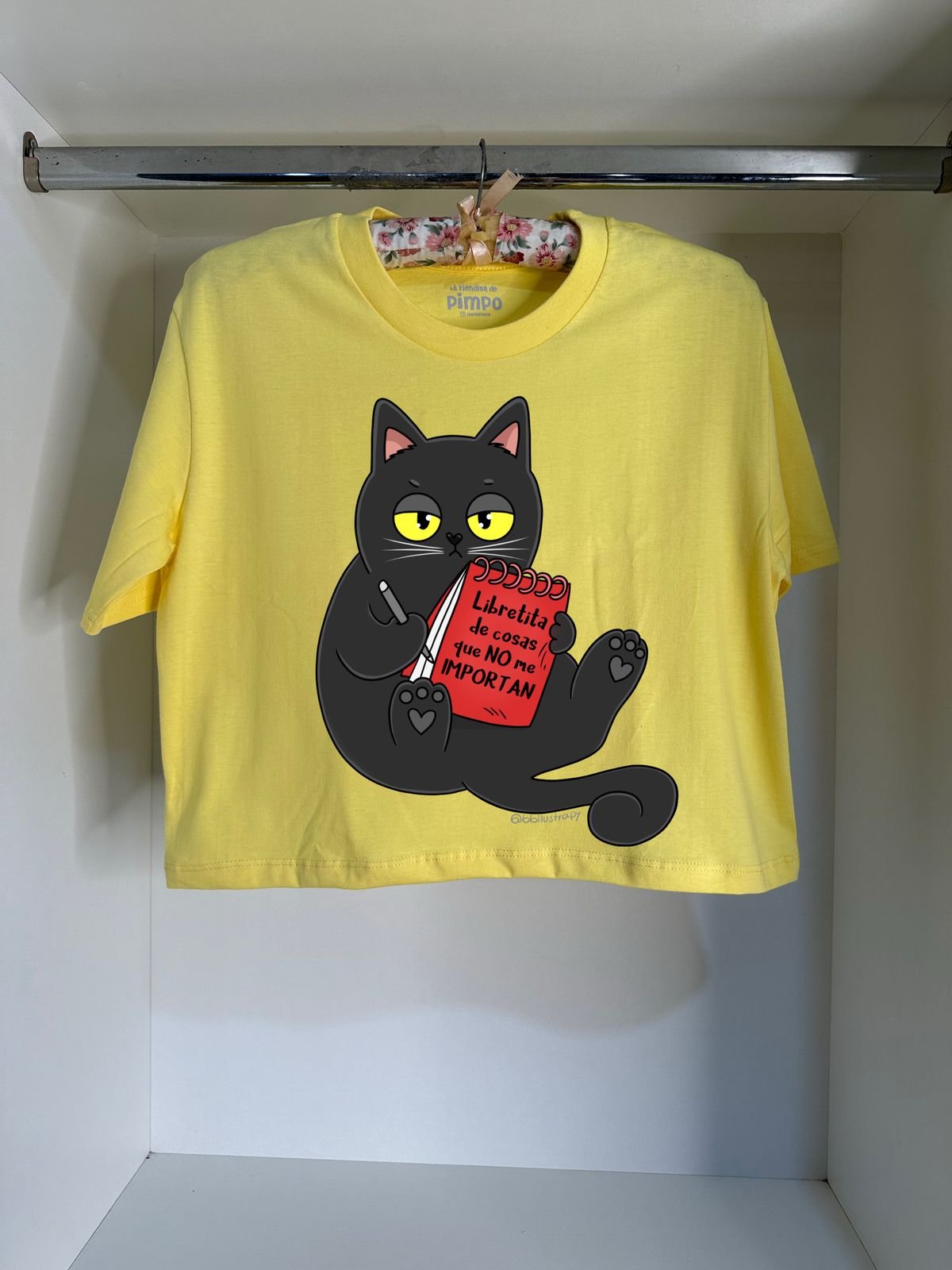 Michi escribiendo By: @bbilustra.py