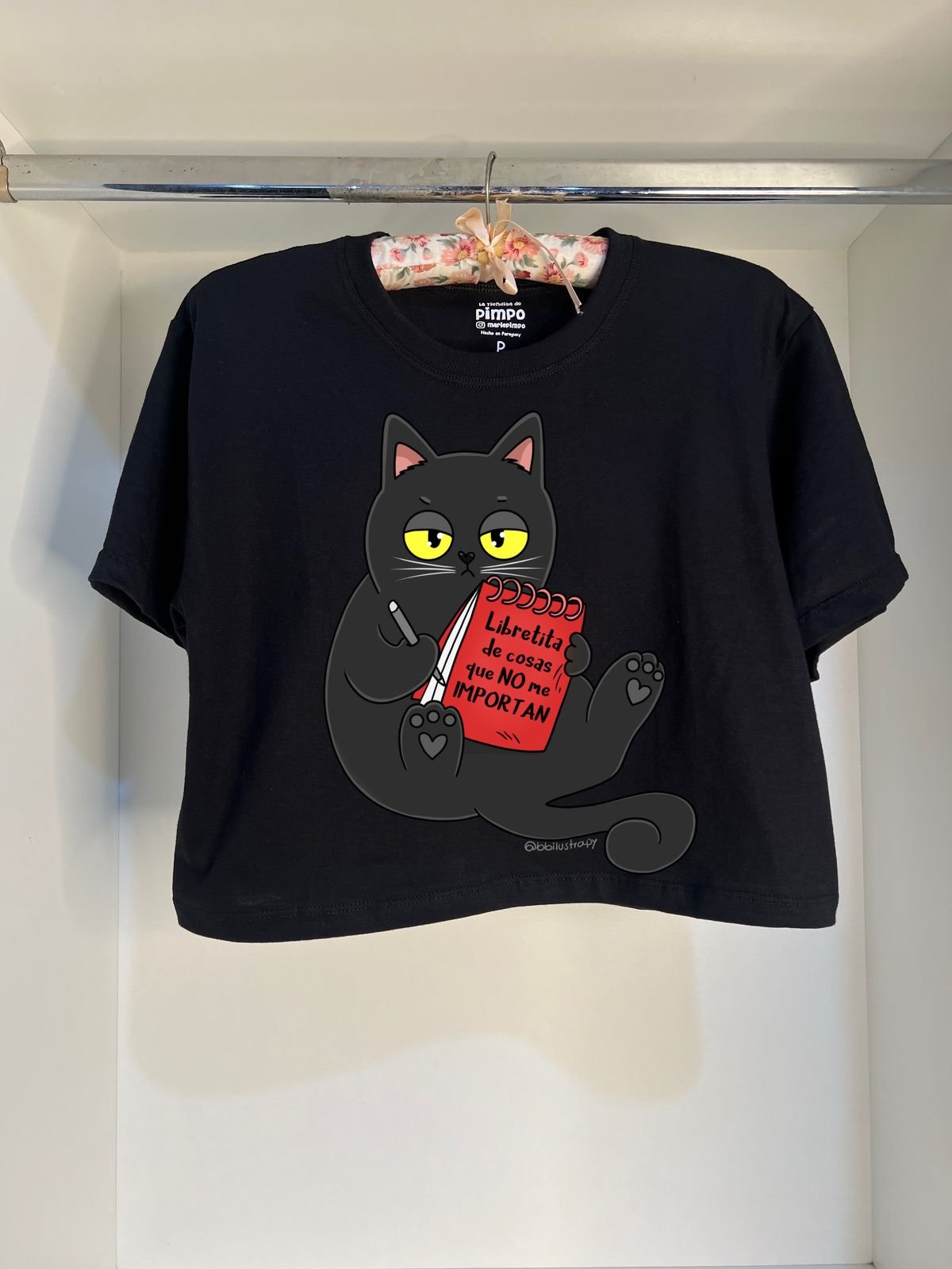 Michi escribiendo By: @bbilustra.py