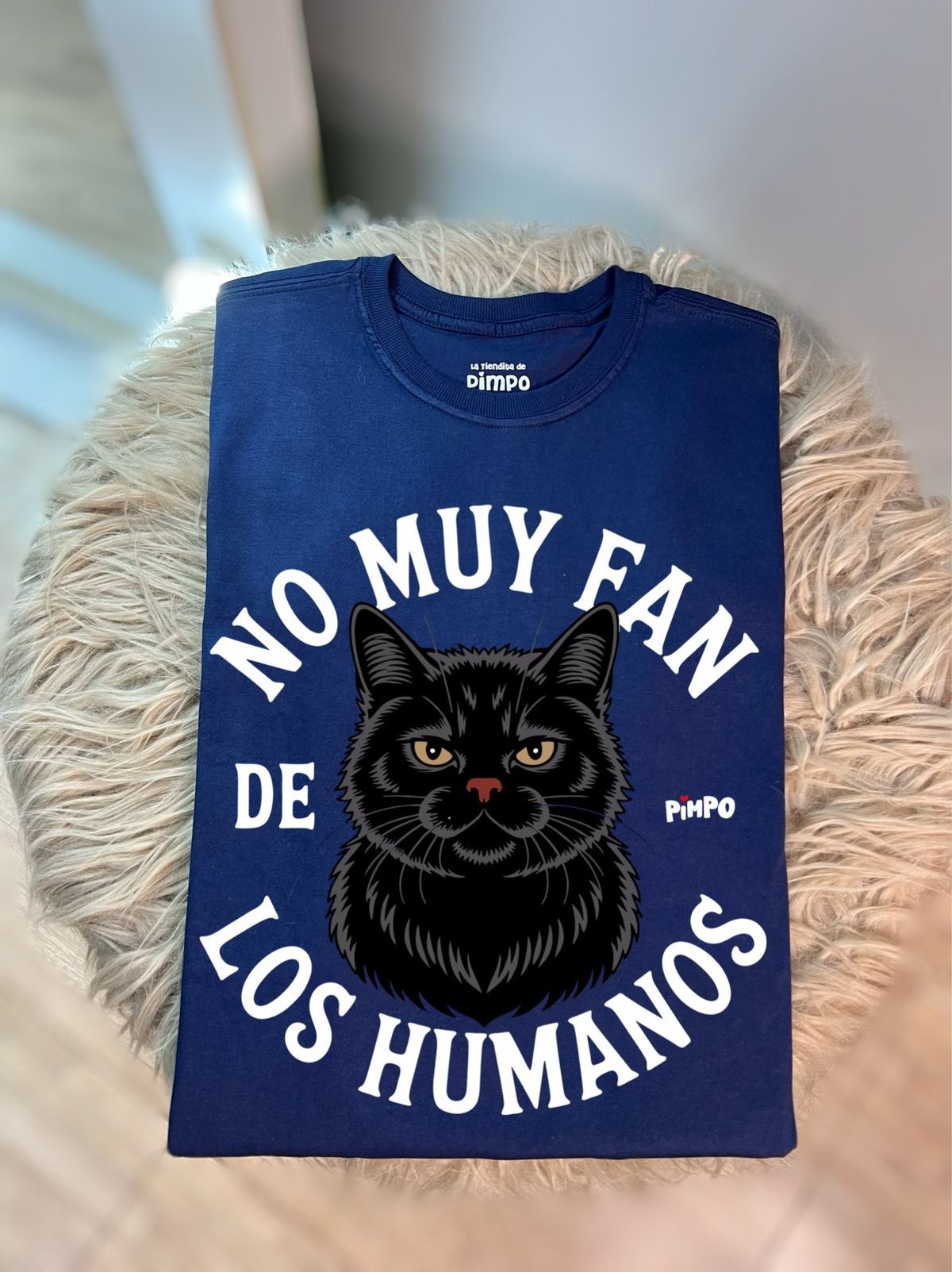 No muy fan de los humanos By: @mariepimpo