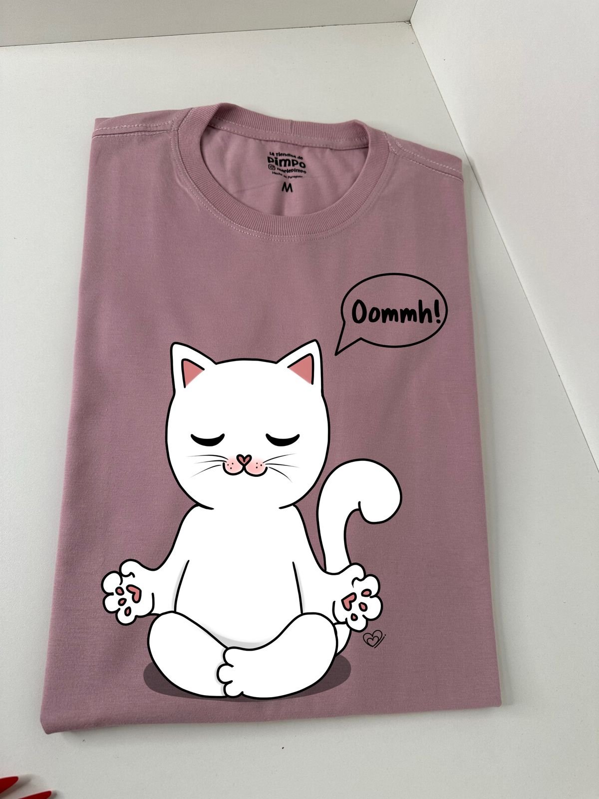 Gato meditando By: @bbilustra.py - 2