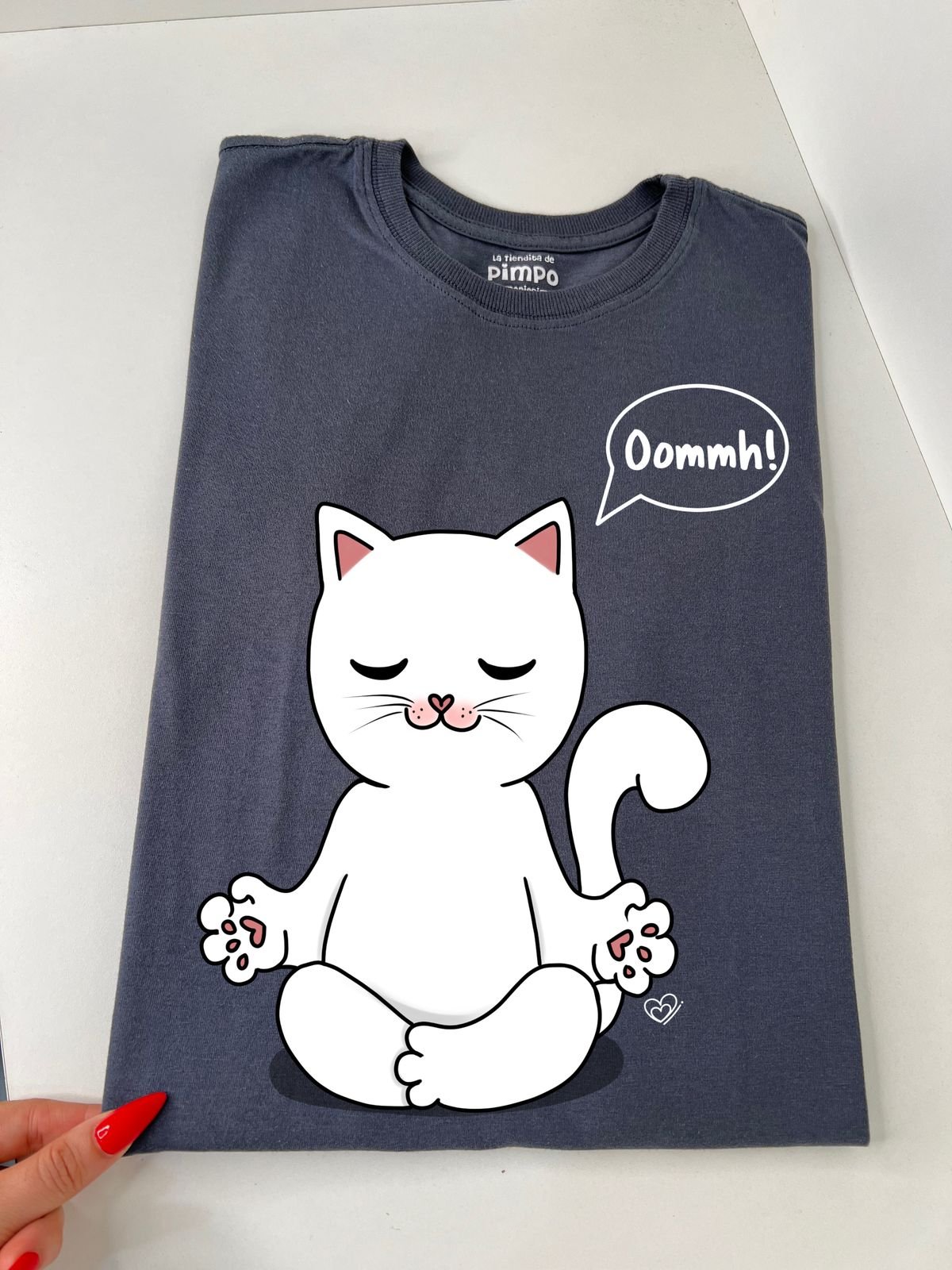 Gato meditando By: @bbilustra.py - 5