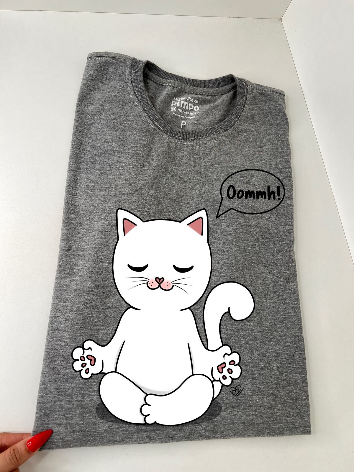 Gato meditando By: @bbilustra.py - 6