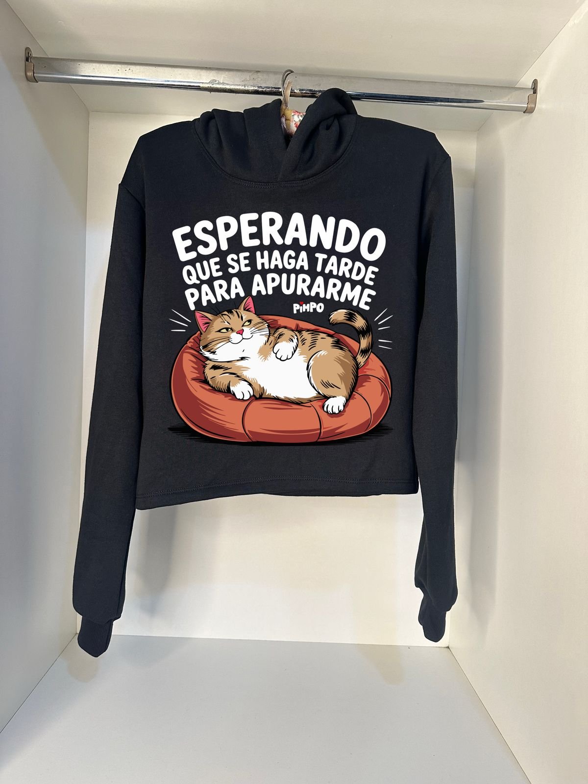 Esperando que se haga tarde para apurarme By: @mariepimpo