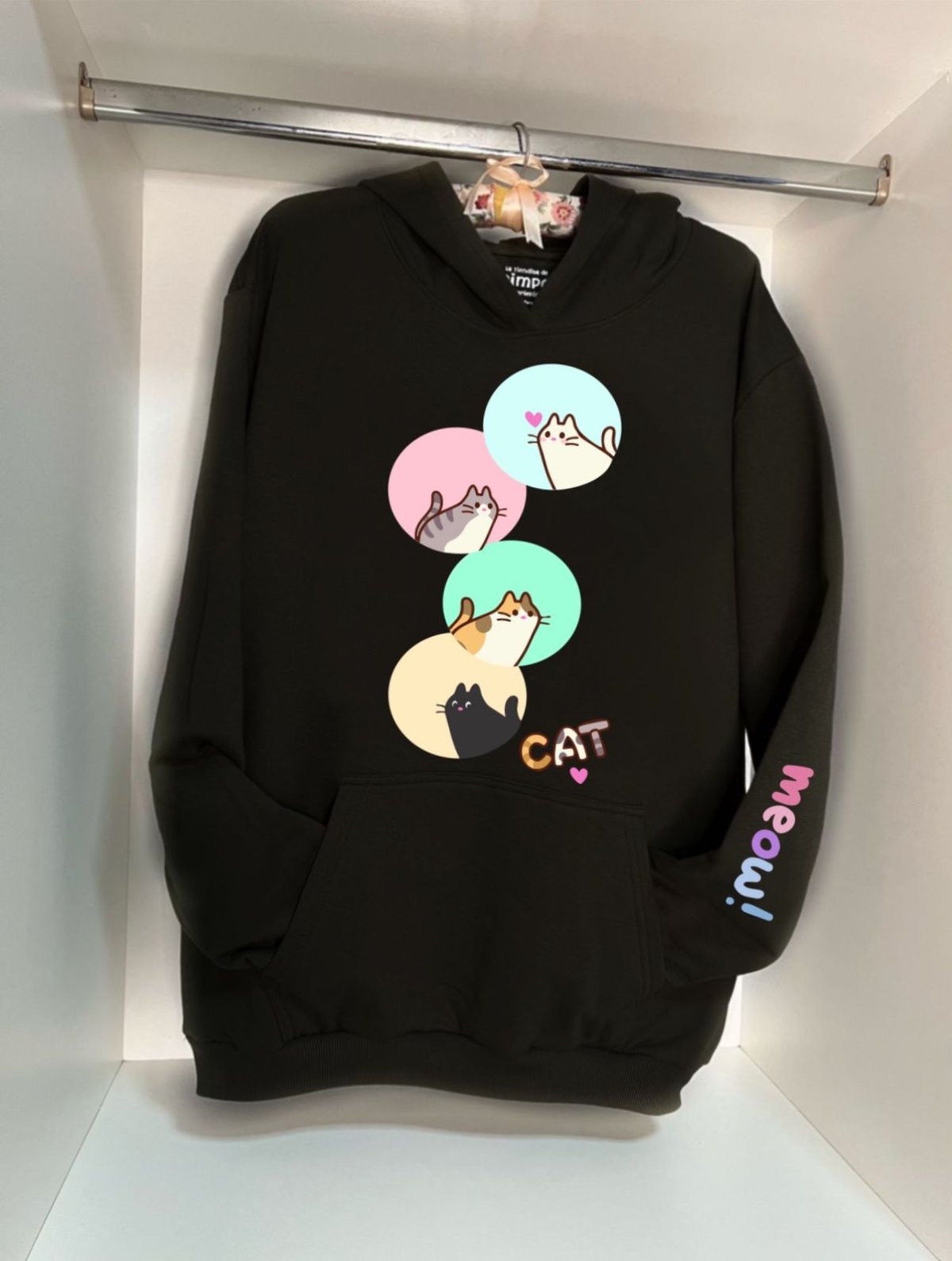 Cats By: @mariepimpo 