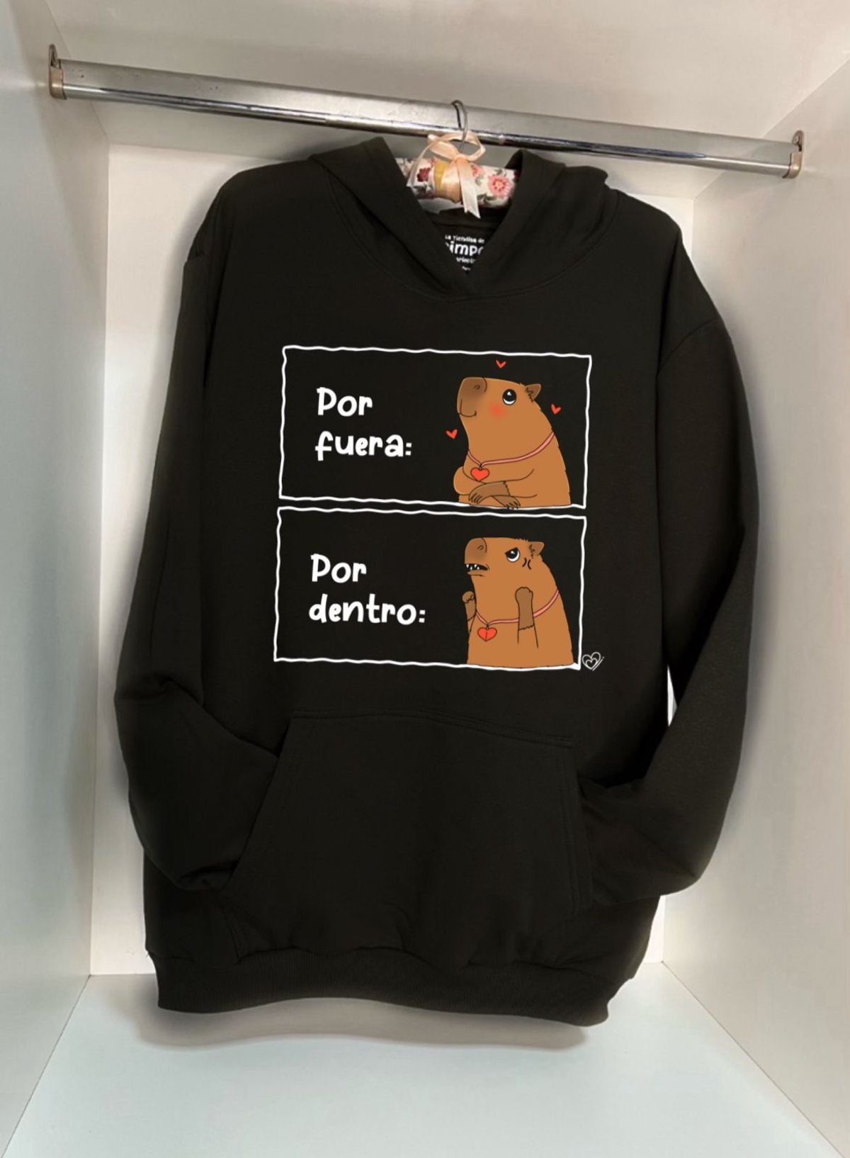 Carpi por fuera, por dentro By: @bbilustra.py