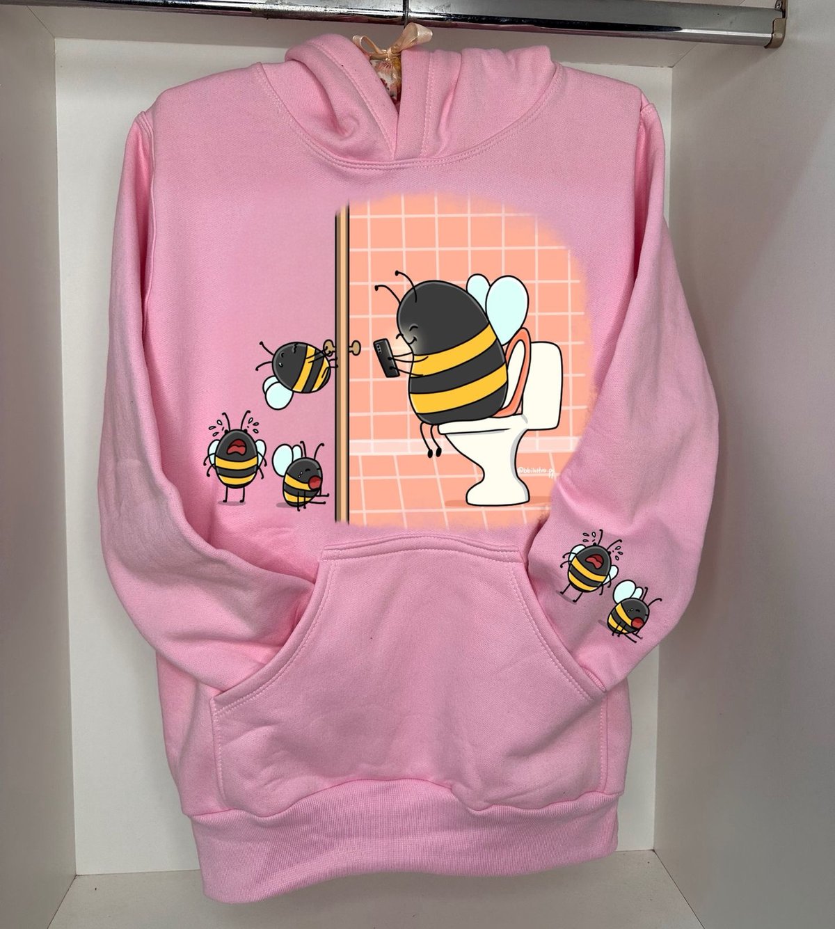 Mama abejita By: @bbilustra.py 