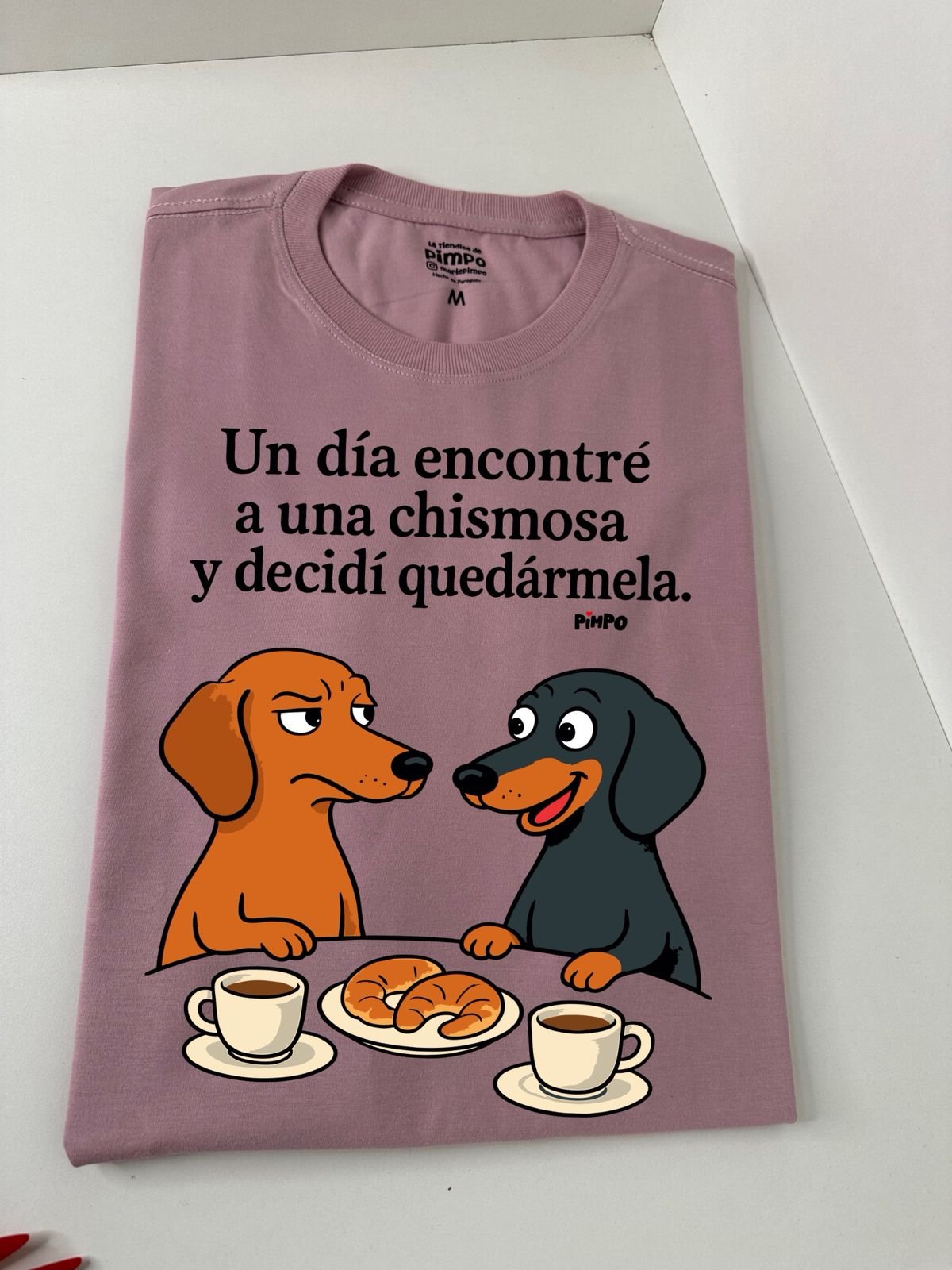 Encontre una chismosa By: @mariepimpo 