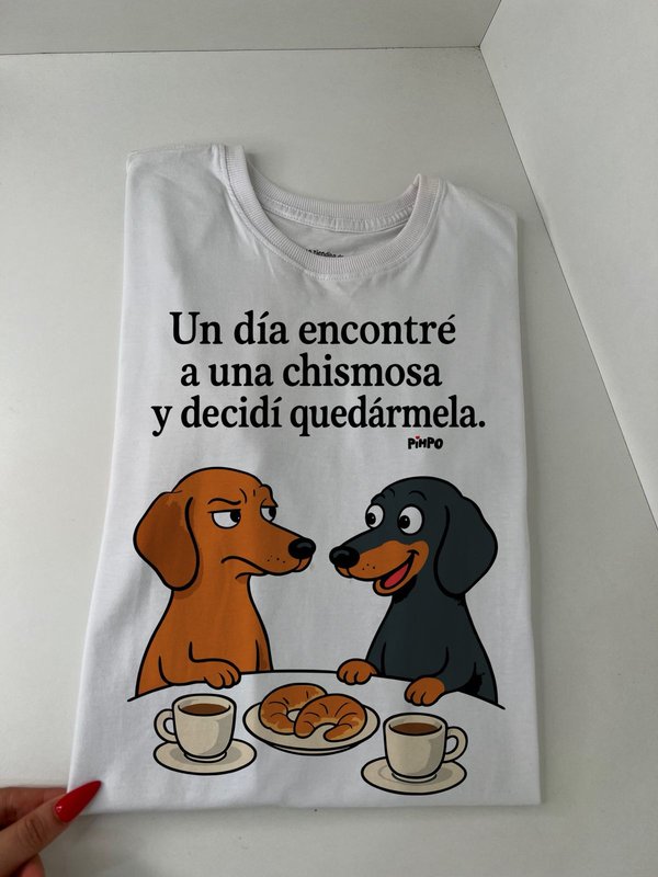 Encontre una chismosa By: @mariepimpo 