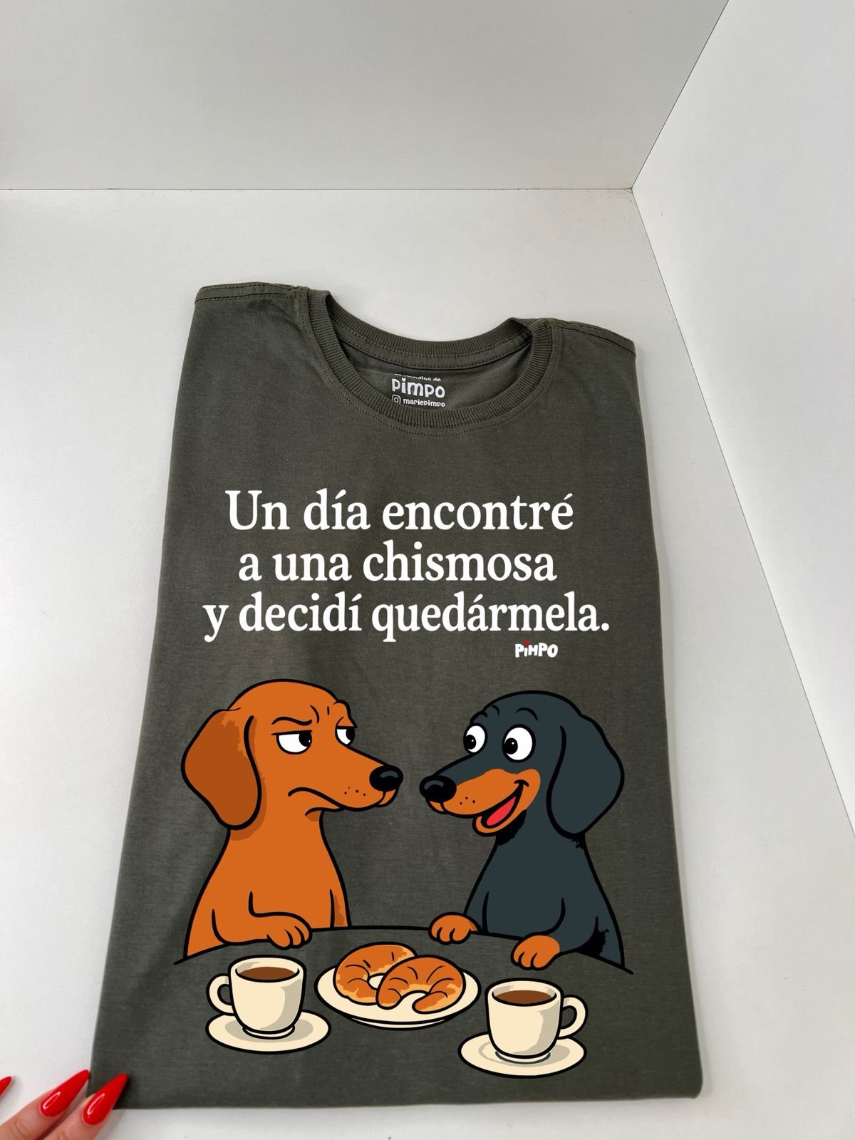 Encontre una chismosa By: @mariepimpo  - 7