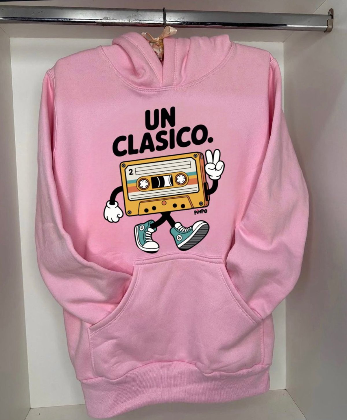 Un clasico By: @mariepimpo - 2