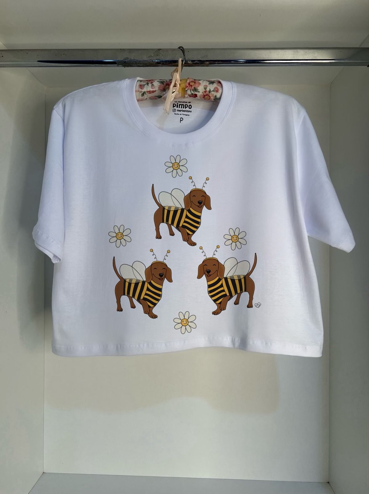 Salchi abejita By: @bbilustra.py