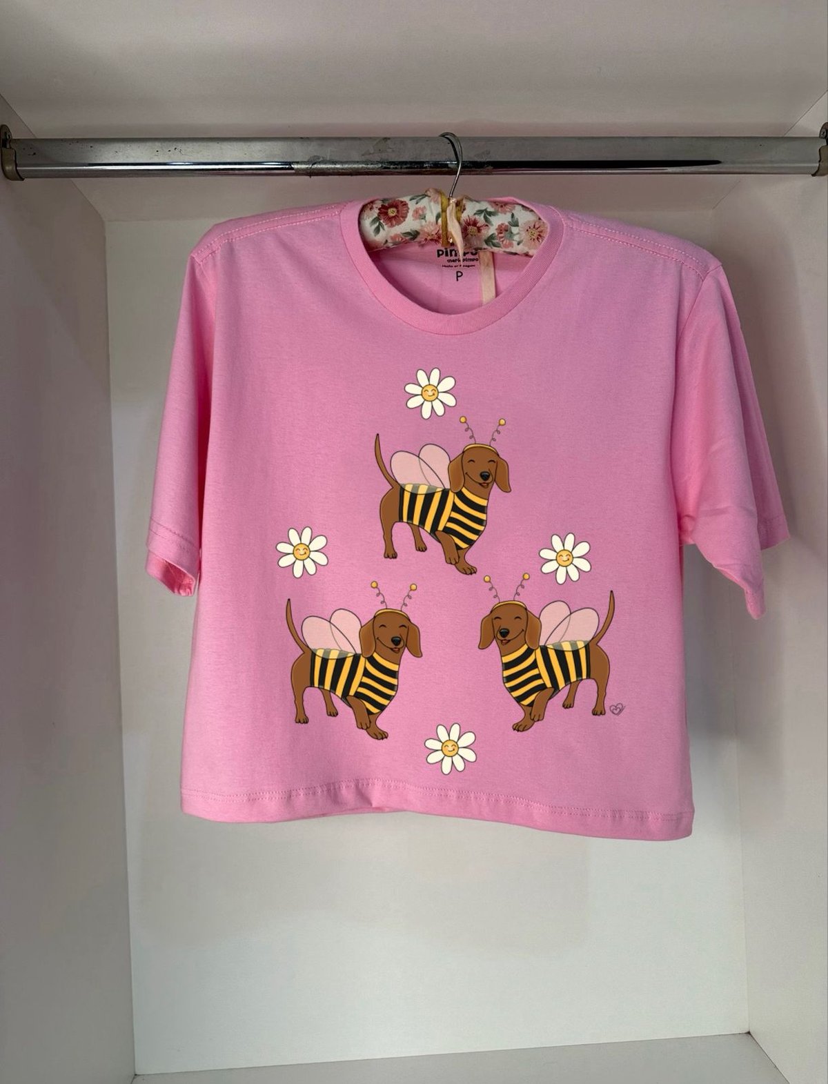 Salchi abejita By: @bbilustra.py - 6