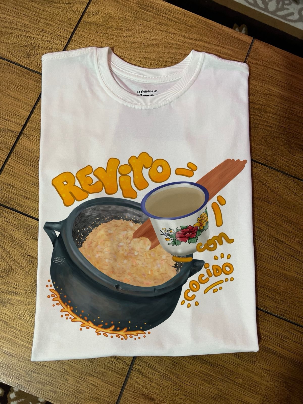 Reviro By: @tatinetchoguine