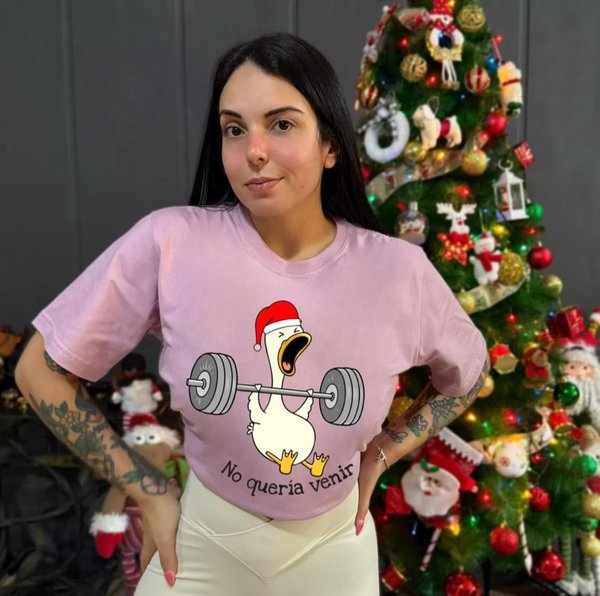 Pato no queria venir Navideño By: @bbilustra