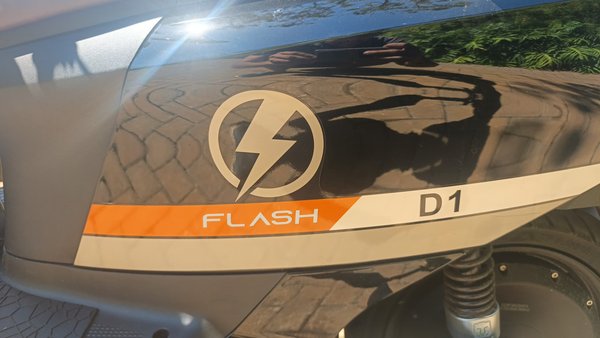 Moto eléctrica Flash D1