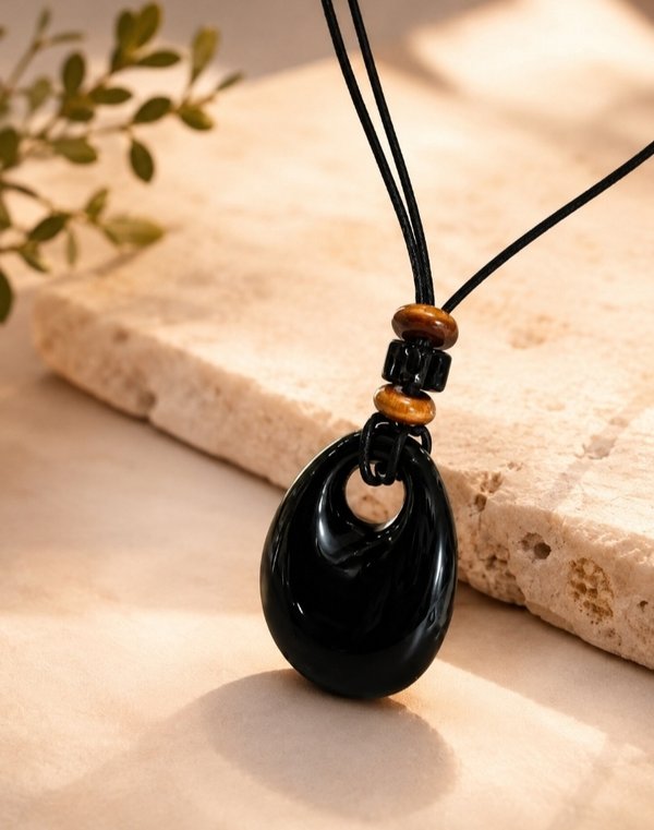 Collar negro