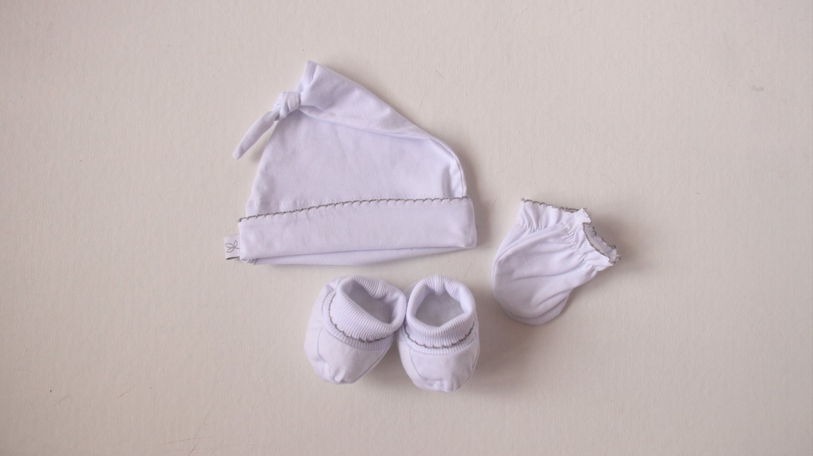 Kit de Gorro Blanco C/Picueta  Erevan- Gris Cod.1168 