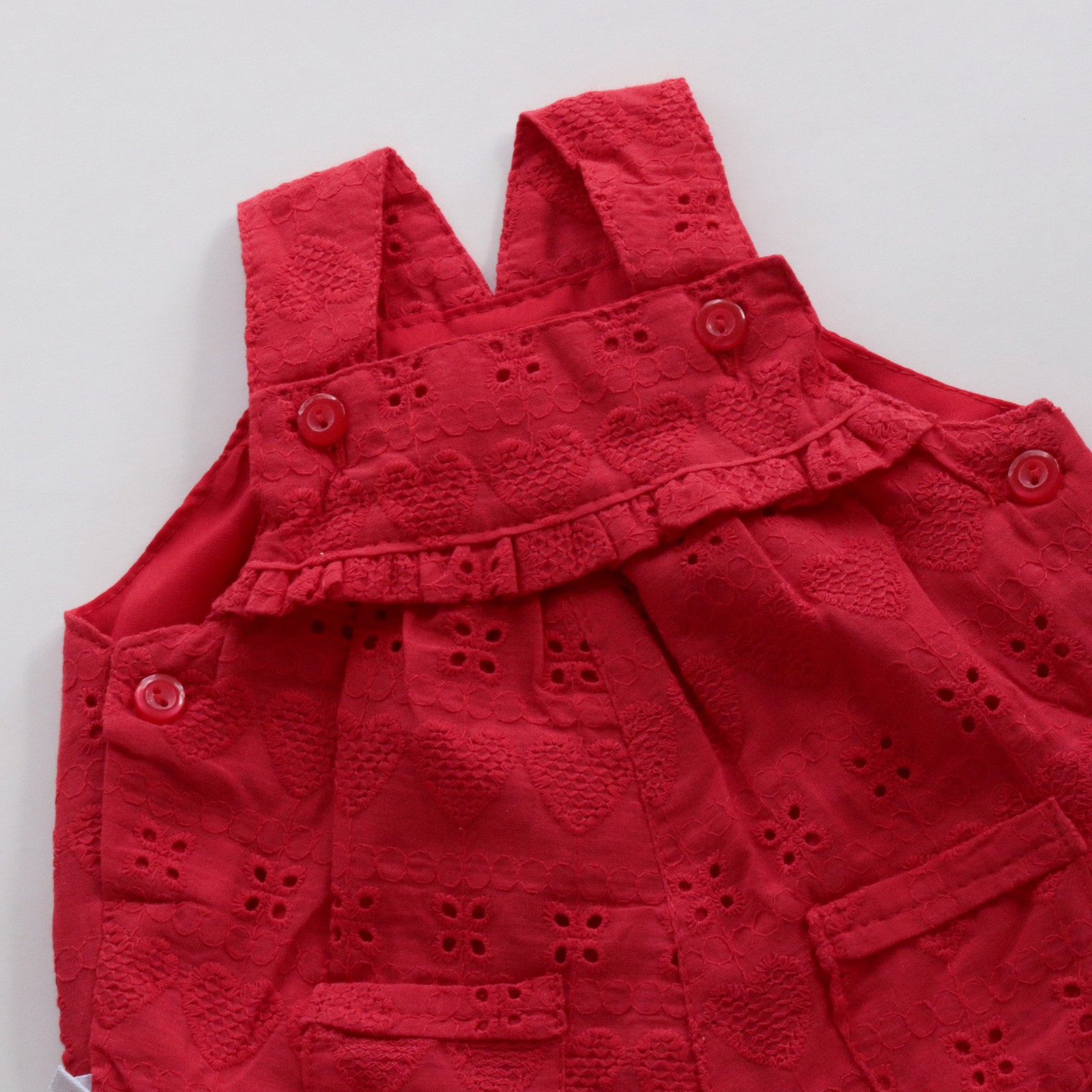 Jardinera corta con volados Regina- Rojo Broderie. Cod. 278 - 2