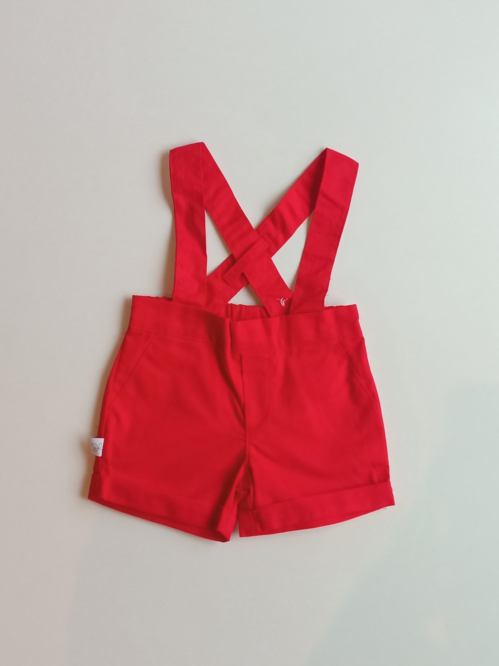 Bermuda C/Tirantes Los Angeles- Rojo de Gabardina Cod. 127 